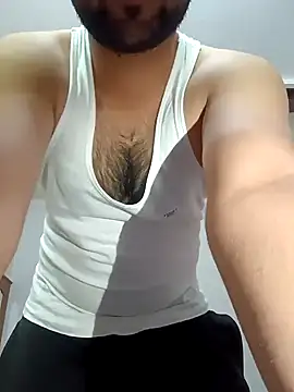 Snapshot of smartboy010101 chatting on March 23, 7:42 am smartboy010101 online show from March 23, 7:42 am