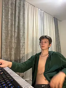 Snapshot of W_N_G_S chatting on December 12, 10:42 pm W N G S online show from December 12, 10:42 pm