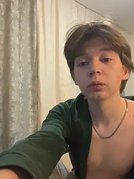 Snapshot of W_N_G_S chatting on February 9, 11:15 pm W N G S online show from February 9, 11:15 pm