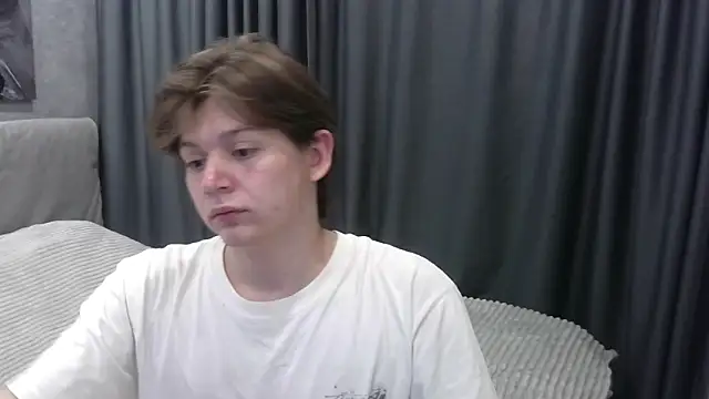 Snapshot of W_N_G_S chatting on October 15, 8:27 pm W N G S online show from October 15, 8:27 pm