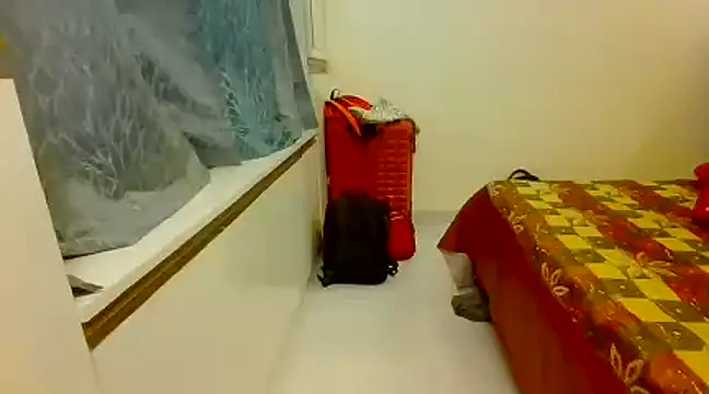 Snapshot of Choco_brownie23 chatting on December 17, 7:59 pm Choco brownie23 online show from December 17, 7:59 pm