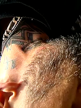 Snapshot of Fuckboy4public chatting on October 6, 7:40 pm Fuckboy4public online show from October 6, 7:40 pm