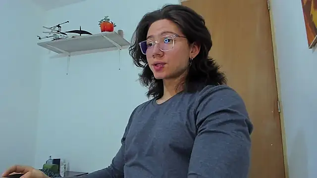 AngelBennet  online show from February 7, 3:02 am