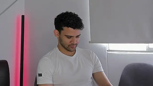 andrewChris  online show from October 6, 3:06 pm