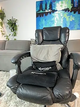 DimitriSullivan  online show from October 11, 10:03 pm