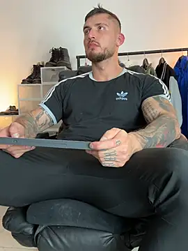 DimitriSullivan  online show from June 25, 2:14 am
