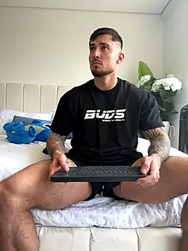 DimitriSullivan  online show from September 17, 7:04 pm