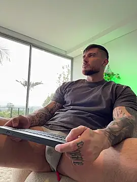 DimitriSullivan  online show from December 2, 2:42 pm