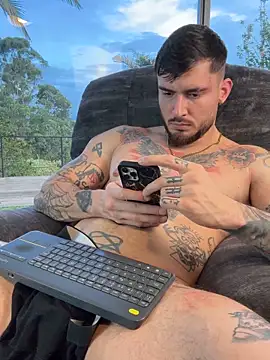 DimitriSullivan  online show from October 24, 10:11 pm