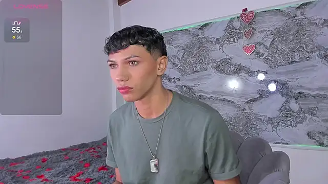 im sebaslopez online show from February 13, 5:05 am