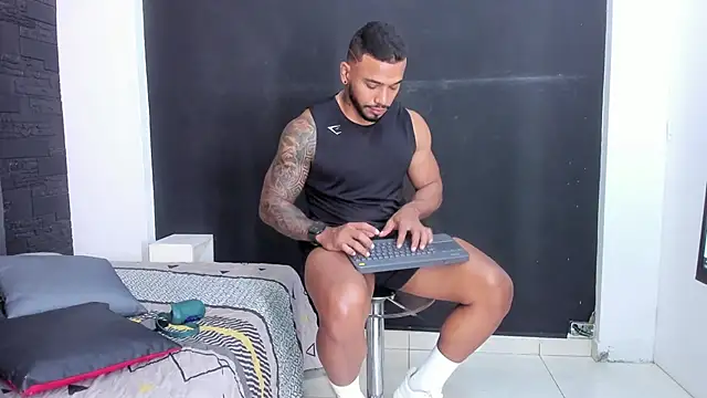 Snapshot of bruno_miller_ chatting on September 27, 9:45 pm bruno miller  online show from September 27, 9:45 pm