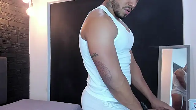 Snapshot of bruno_miller_ chatting on February 7, 8:53 pm bruno miller  online show from February 7, 8:53 pm