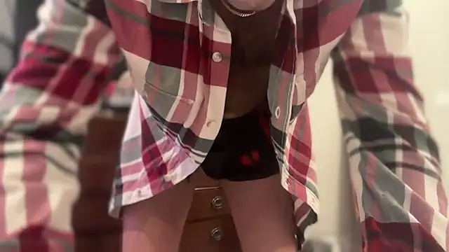 69woodinson online show from December 5, 11:12 pm