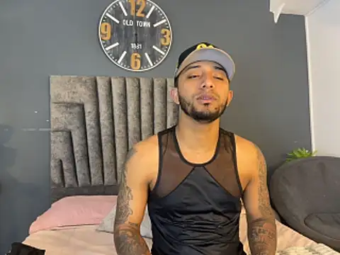 Robin Rief online show from March 15, 8:04 pm