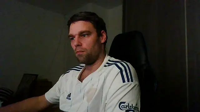 Snapshot of The_big_viking_ chatting on January 8, 7:03 pm The big viking  online show from January 8, 7:03 pm