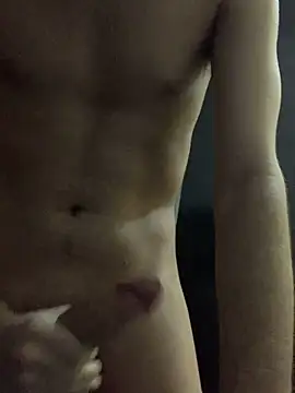 thguinho13 online show from December 12, 5:31 am