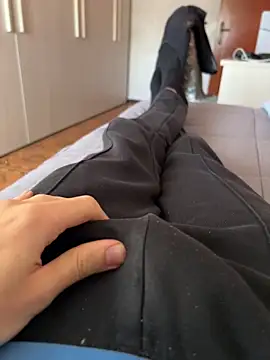 93moro online show from December 23, 11:47 am