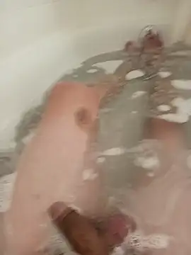 Snapshot of fun2fuck173 chatting on October 31, 2:13 am fun2fuck173 online show from October 31, 2:13 am