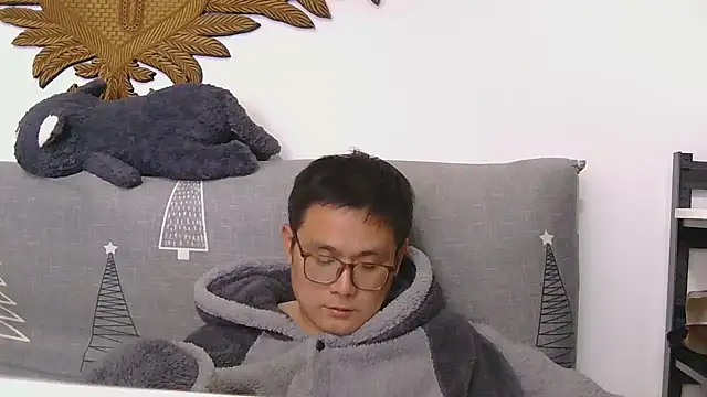 866532 online show from December 3, 12:33 pm