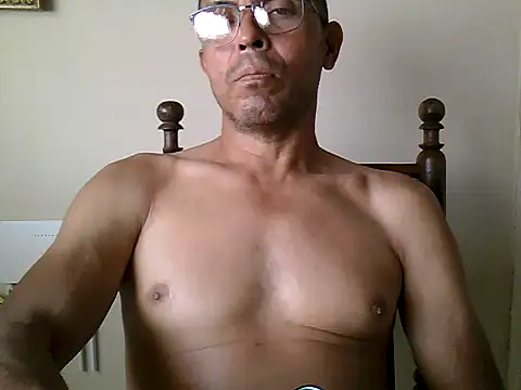 Snapshot of Alex011277 chatting on September 28, 7:56 pm Alex011277 online show from September 28, 7:56 pm