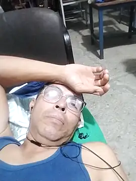 Snapshot of Alex011277 chatting on October 12, 3:55 am Alex011277 online show from October 12, 3:55 am