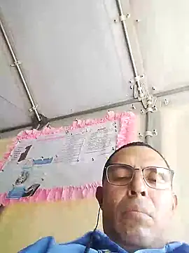 Snapshot of Alex011277 chatting on October 3, 5:40 pm Alex011277 online show from October 3, 5:40 pm