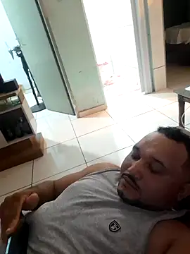 Snapshot of alexjs84 chatting on December 16, 11:07 pm alexjs84 online show from December 16, 11:07 pm