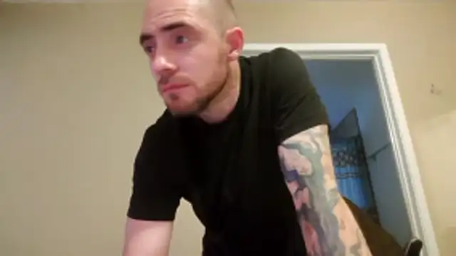 Huntzg23 online show from May 1, 2:26 am