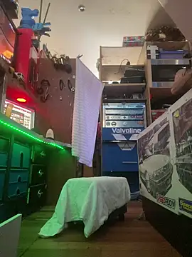 Snapshot of kinkycdslutsv chatting on January 30, 5:52 am kinkycdslutsv online show from January 30, 5:52 am