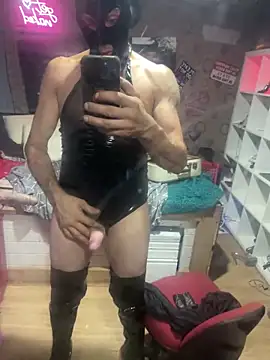 Snapshot of kinkycdslutsv chatting on March 19, 10:09 pm kinkycdslutsv online show from March 19, 10:09 pm