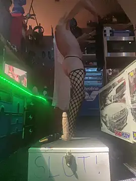 Snapshot of kinkycdslutsv chatting on January 30, 4:24 pm kinkycdslutsv online show from January 30, 4:24 pm