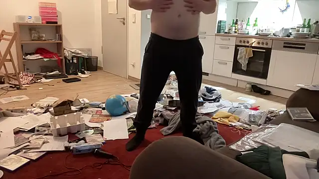 Snapshot of Mister_Musterman chatting on December 16, 5:54 pm Mister Musterman online show from December 16, 5:54 pm