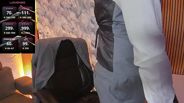 Hideintheoffice online show from October 24, 9:05 pm