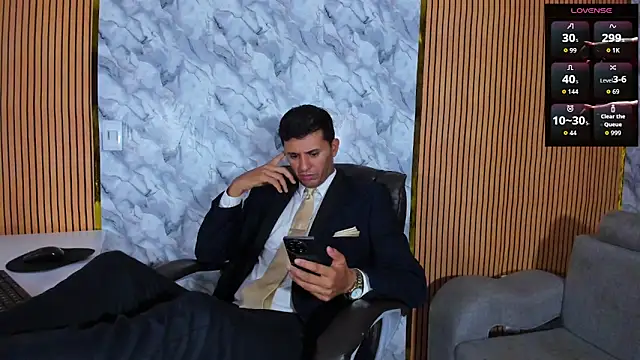 Hideintheoffice online show from September 20, 11:05 pm