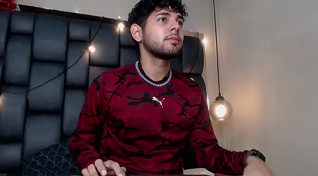 Snapshot of Samir_bear chatting on February 20, 12:15 pm Samir bear online show from February 20, 12:15 pm