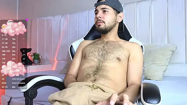 Snapshot of Samir_bear chatting on October 22, 12:42 pm Samir bear online show from October 22, 12:42 pm