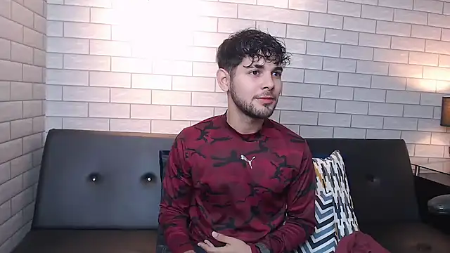 Snapshot of Samir_bear chatting on March 20, 12:32 pm Samir bear online show from March 20, 12:32 pm