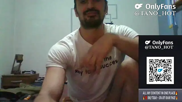 Snapshot of italianbighorse22 chatting on October 12, 1:32 am italianbighorse22 online show from October 12, 1:32 am