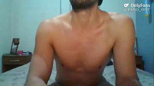 Snapshot of italianbighorse22 chatting on October 14, 2:51 am italianbighorse22 online show from October 14, 2:51 am