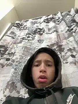 Snapshot of qbaby96 chatting on March 5, 10:01 pm qbaby96 online show from March 5, 10:01 pm