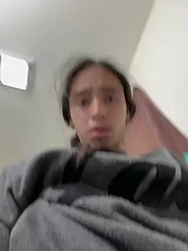 Snapshot of qbaby96 chatting on December 21, 11:45 pm qbaby96 online show from December 21, 11:45 pm