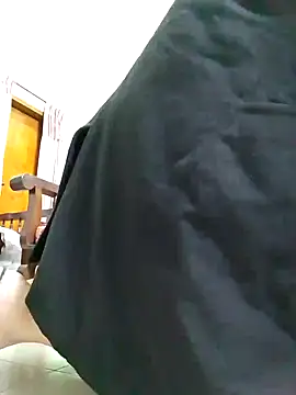 Snapshot of GildanK18 chatting on January 14, 7:53 pm GildanK18 online show from January 14, 7:53 pm