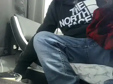 Snapshot of party51502 chatting on February 4, 8:38 pm party51502 online show from February 4, 8:38 pm