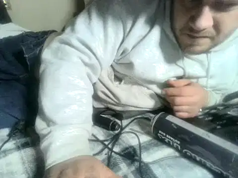 Snapshot of party51502 chatting on December 22, 8:25 pm party51502 online show from December 22, 8:25 pm