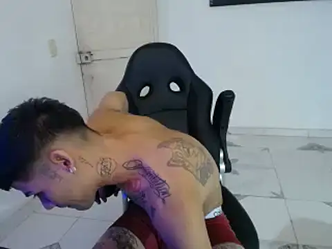 Clyde019 online show from January 24, 4:17 pm