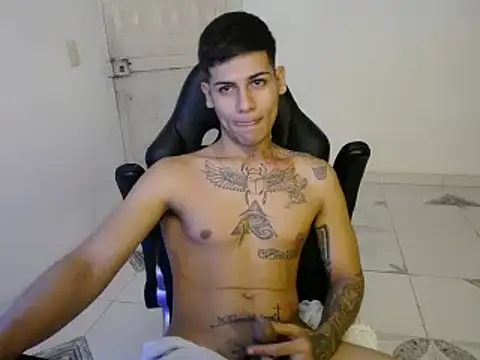 Clyde019 online show from December 31, 1:15 am