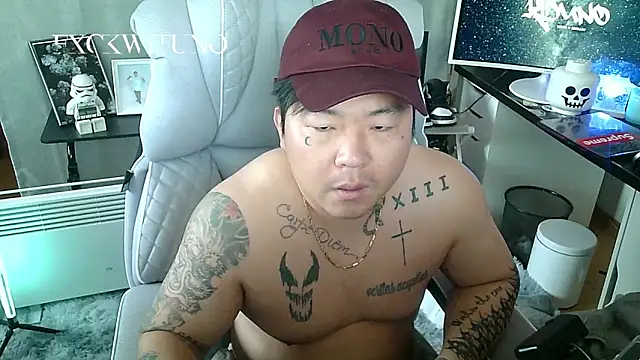 fxckwituno online show from January 1, 3:13 am