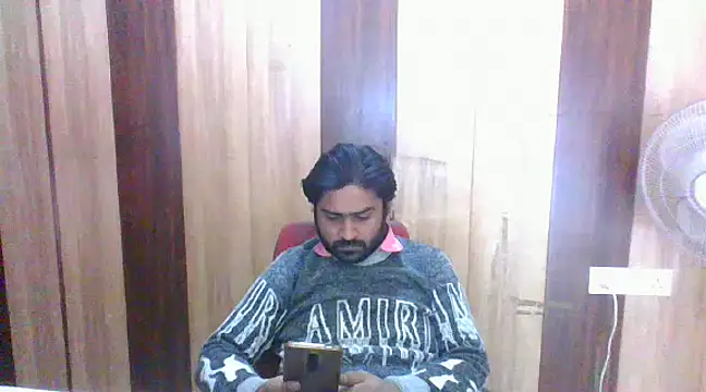 indihotguy online show from January 20, 7:58 am