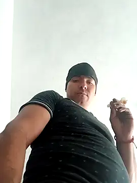 Snapshot of chinoxxx chatting on February 3, 10:43 pm chinoxxx online show from February 3, 10:43 pm