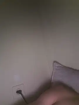 Snapshot of KlachDZ chatting on February 14, 11:43 pm KlachDZ online show from February 14, 11:43 pm